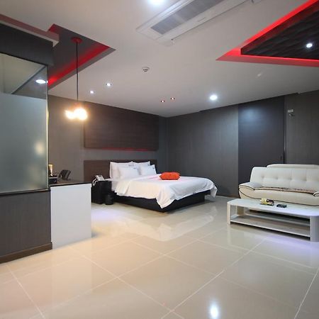 Hotel Well ปูซาน ภายนอก รูปภาพ